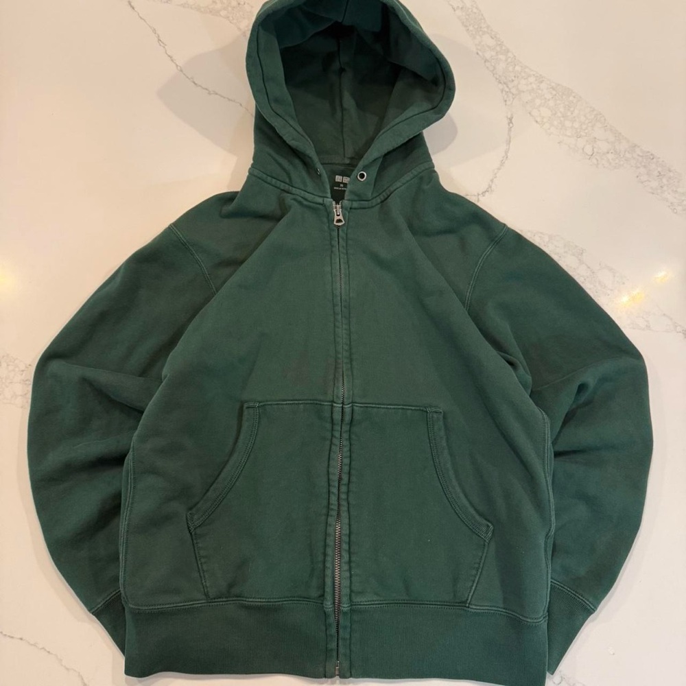 Heavyweight vintage Y2K Uniqlo green zip-up hoodie
